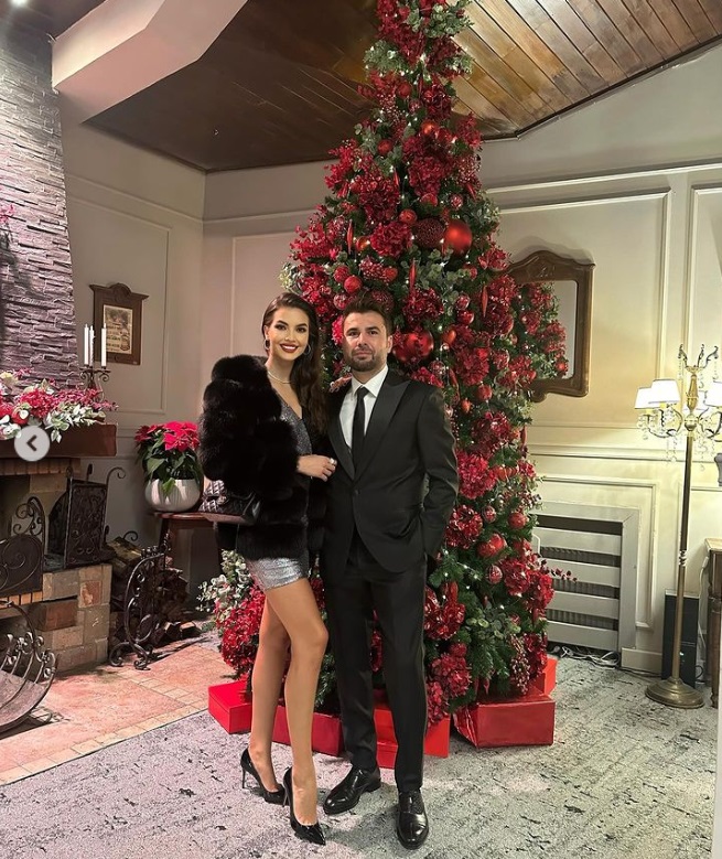 Mesajul pe care i l-a transmis public Adrian Mutu soției Sandra, care și-a sărbătorit ziua de naștere: „Sper să te simți cea mai fericită femeie”