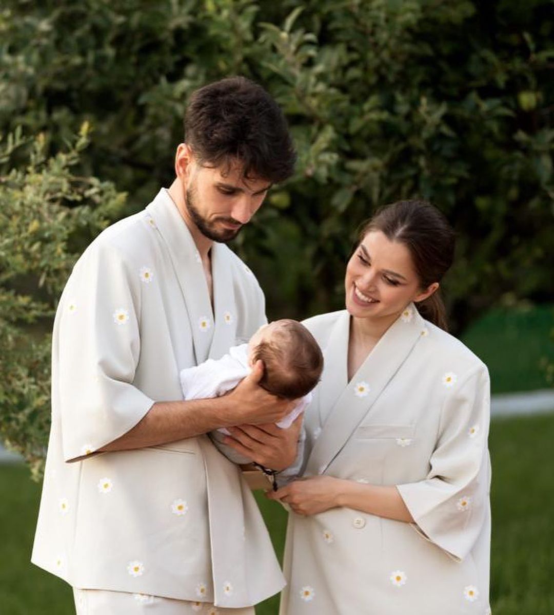 Tatăl lui Anghel Damian, declarații despre nunta fiului său cu Theo Rose: „Am preferat să-i observ de la distanță”. Cât de des își vizitează nepotul