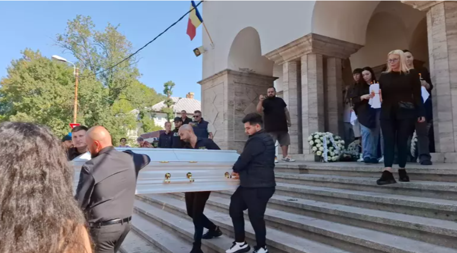 Imagini de la înmormântarea Mădălinei Apostol