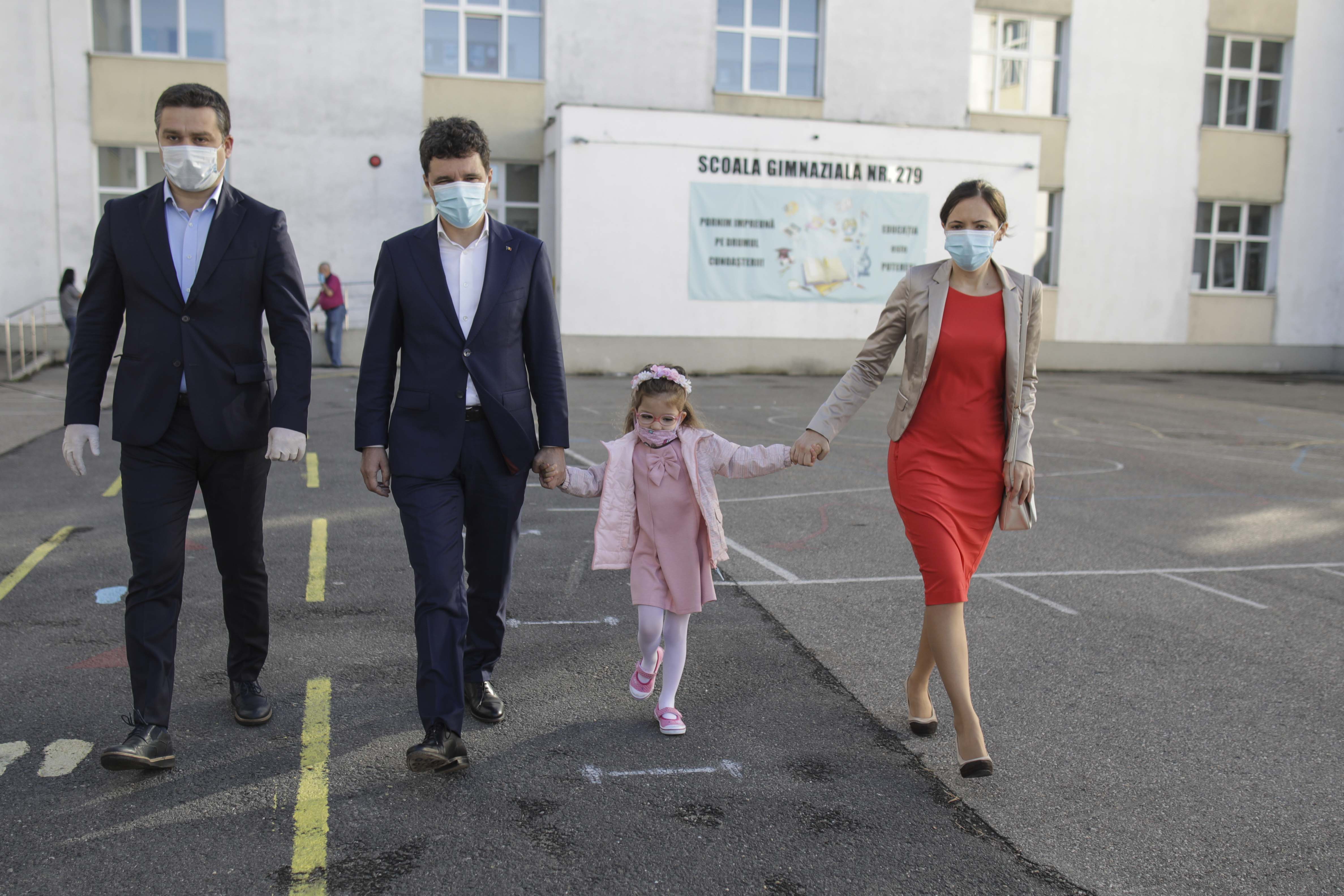 Alegeri locale 2020. Ziua votului în 50 de imagini