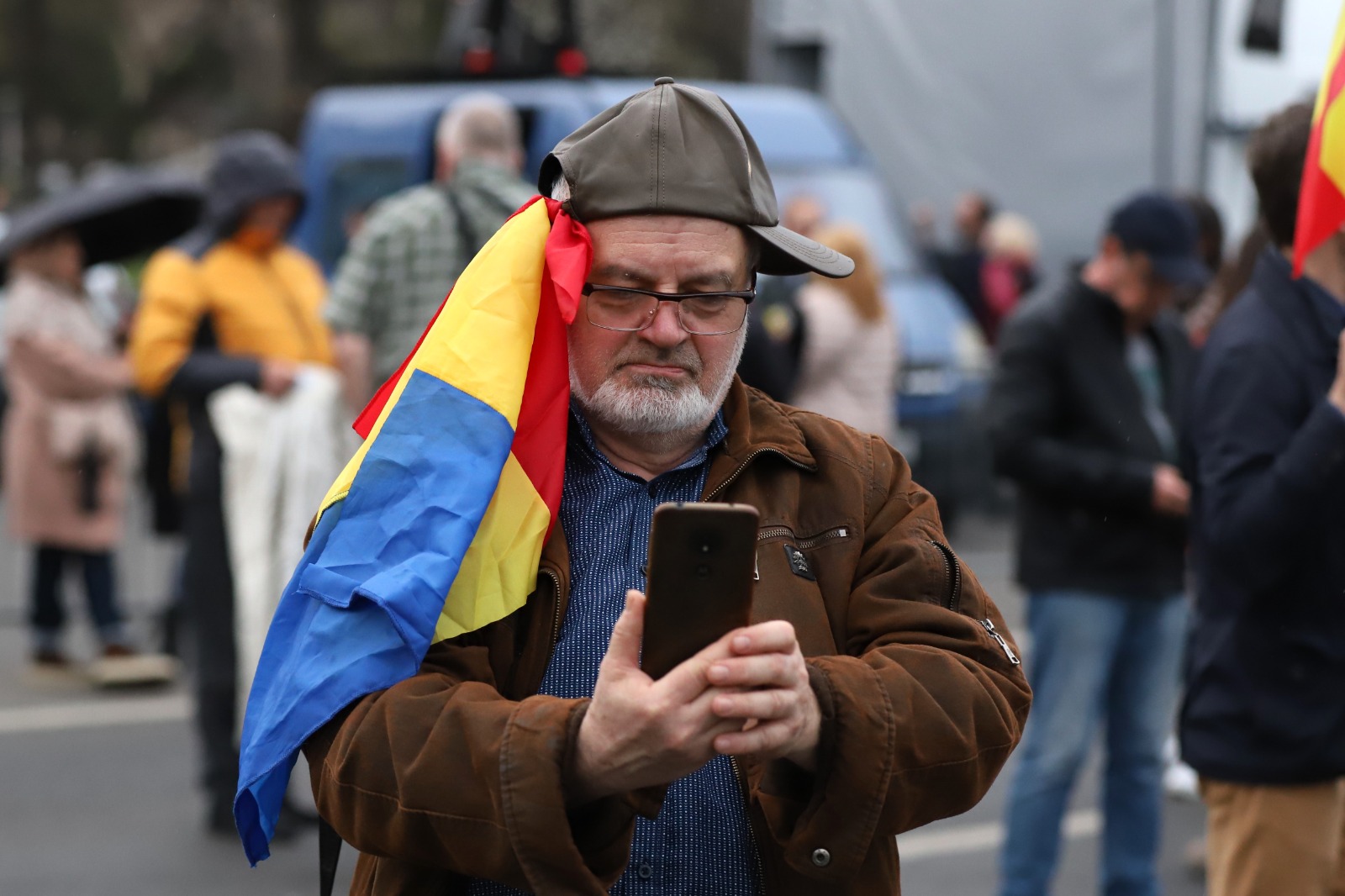 Toţi oamenii preşedintelui care putea să fie. Cine sunt cei care vor „turul 2 înapoi"