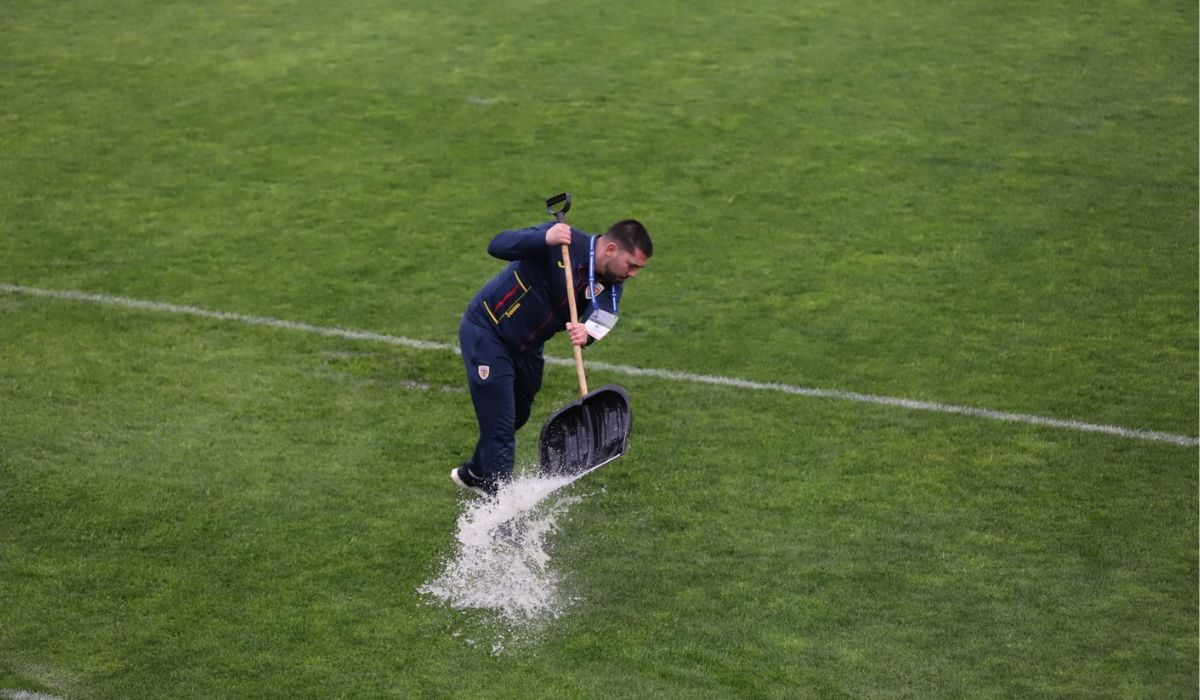 Meciul România - Cipru, în preliminariile CM de fotbal feminin, întrerupt din cauza furtunii din București