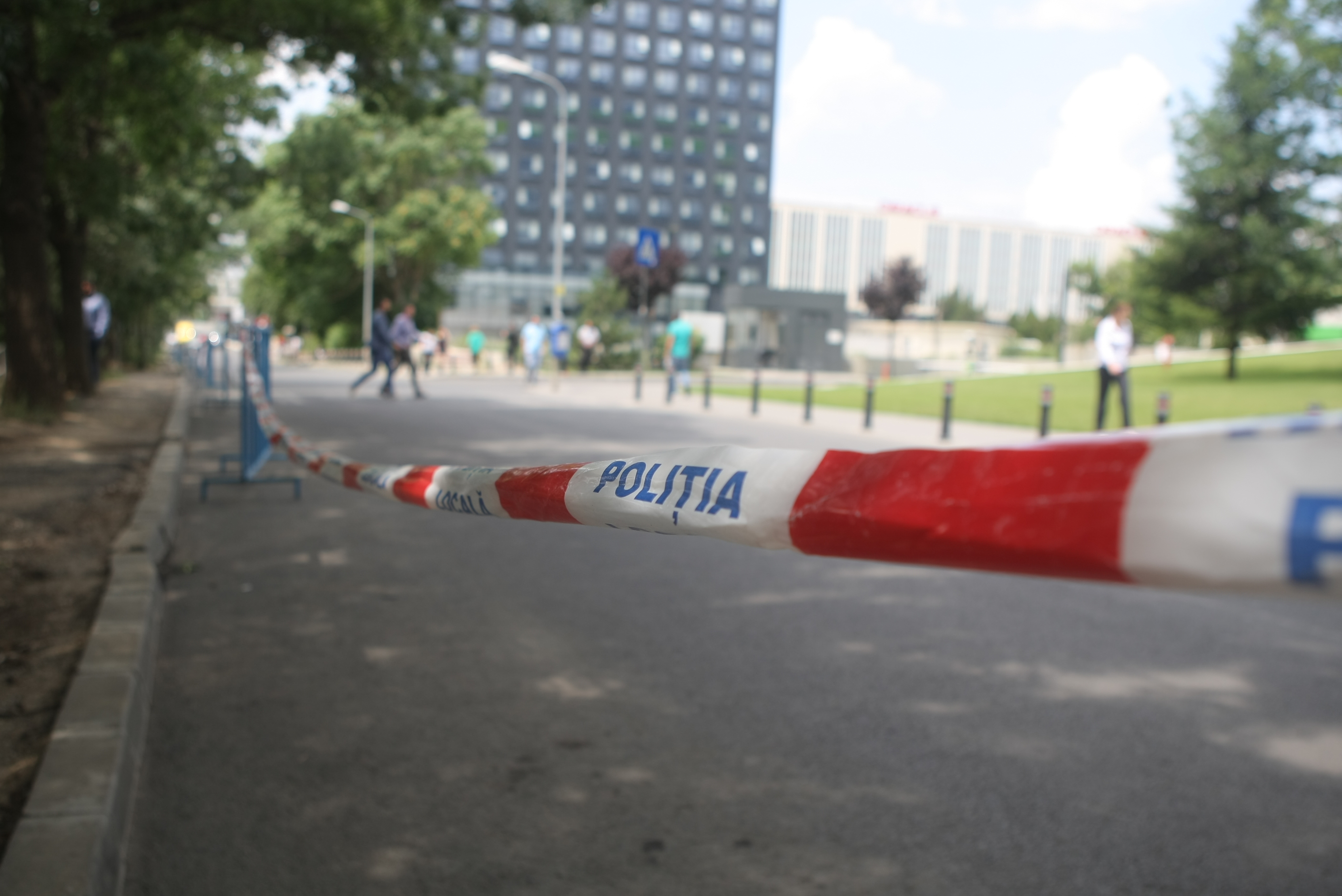 #salvatipipera | Noi măsuri în urma campaniei Libertatea: Primăria Sectorului 2 a montat garduri pentru a împiedica parcarea ilegală pe str. Gara Herăstrău