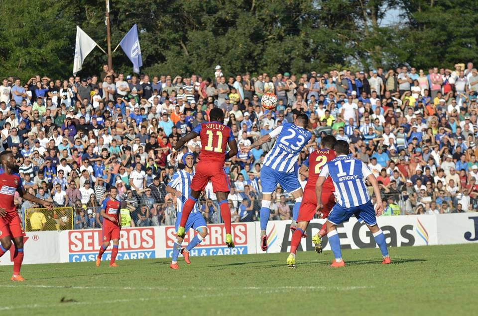 Liga I. CS U Craiova - Steaua 1-2. Olteni, pârliţi de un oltean: arbitrul Comănescu! ^Tade a adus victoria campioanei dintr-un penalty controversat / FOTO