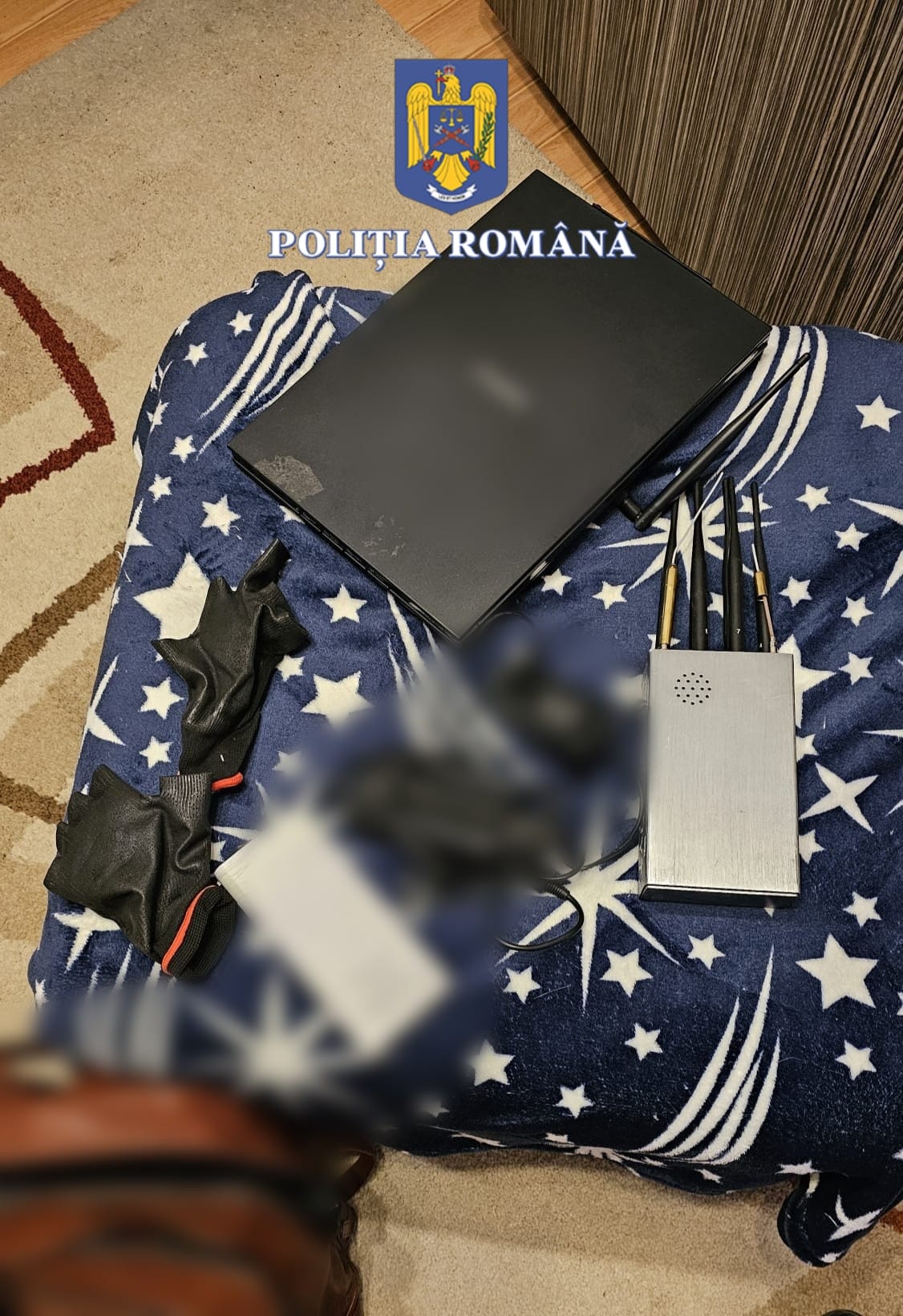 Cum au furat doi români o mașină de lux ziua-n amiaza mare, lângă Timișoara, imediat după ce șoferul s-a dat jos