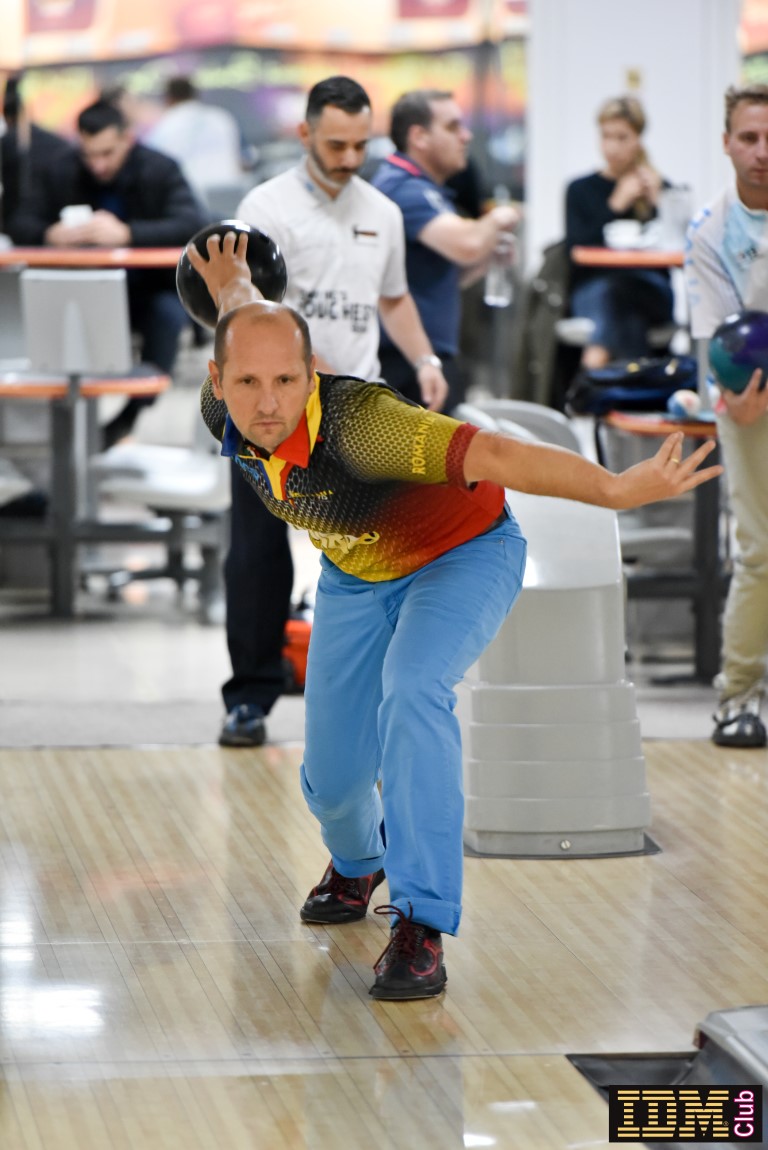 Lucian Paraschiv, jucător român de bowling: ”Investiția inițială este de 500 de euro” / INTERVIU