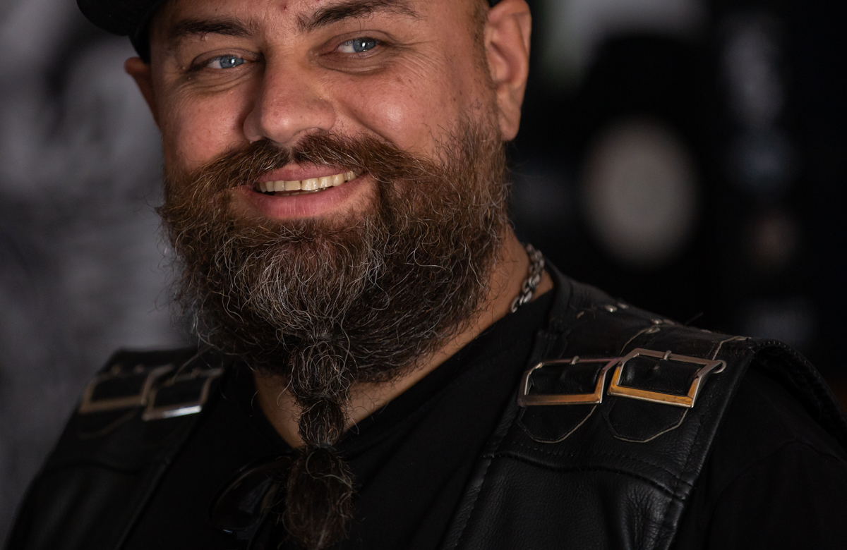 Clubul de bikeri din Bârlad a devenit bucătărie de campanie. În pandemie, rockerii au lăsat motoarele și s-au apucat de gătit pentru săraci