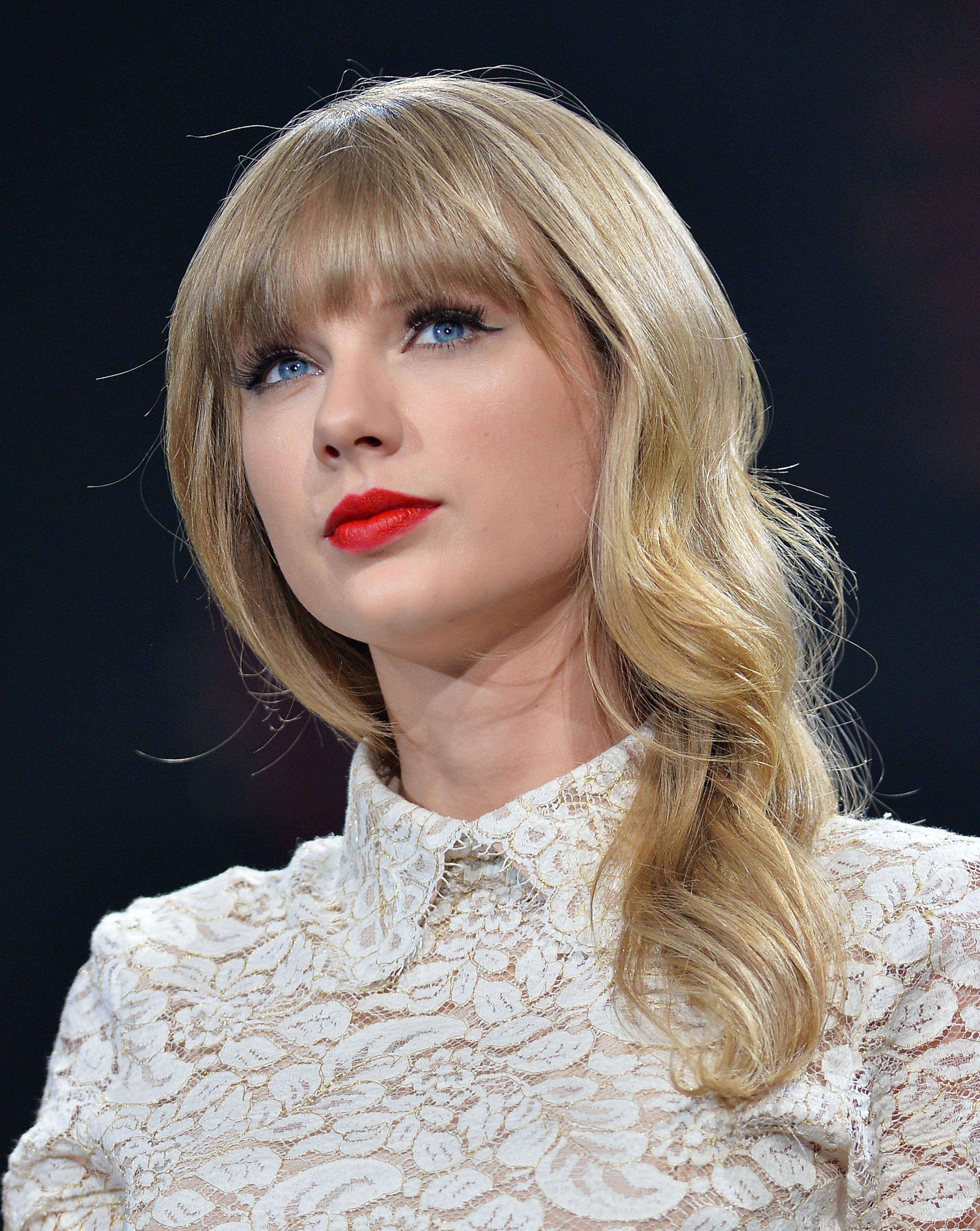 Câți bani le-a dat Taylor Swift angajaților care au lucrat cu ea la turneul de două miliarde de dolari