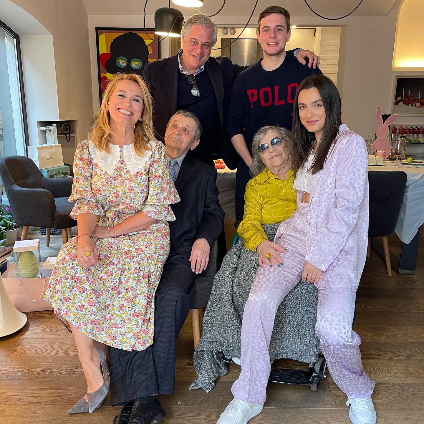 Cum a sărbătorit Andreea Esca Paștele. Imagini de la evenimentul de familie, la care au participat și bunicii