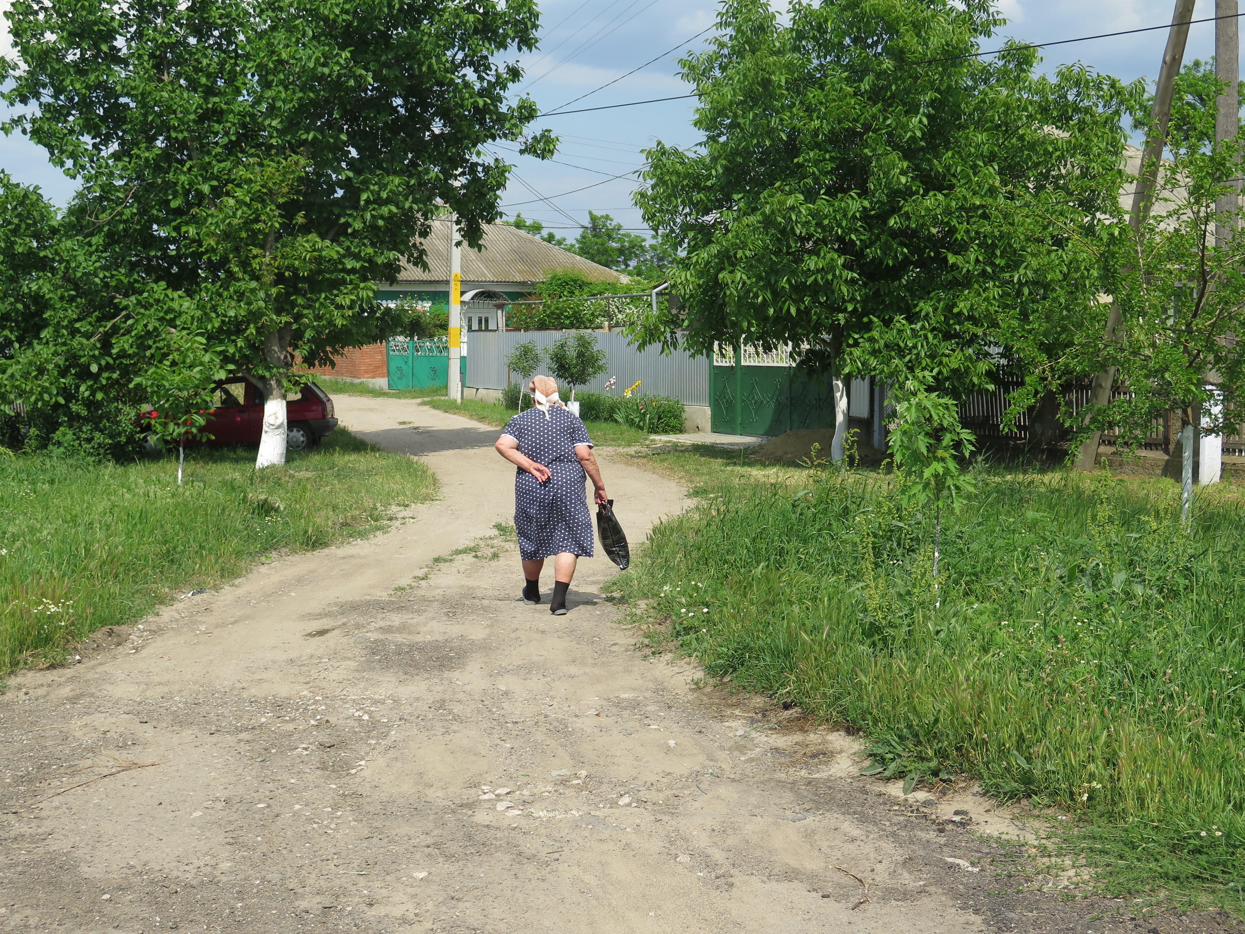 REPORTAJ LA CASTELUL MIMI. Liderii Uniunii Europene au ajuns în Republica Moldova și vor vedea locul de unde le vin oamenii care le muncesc  pe câmpuri, pe șantiere și în locuințe