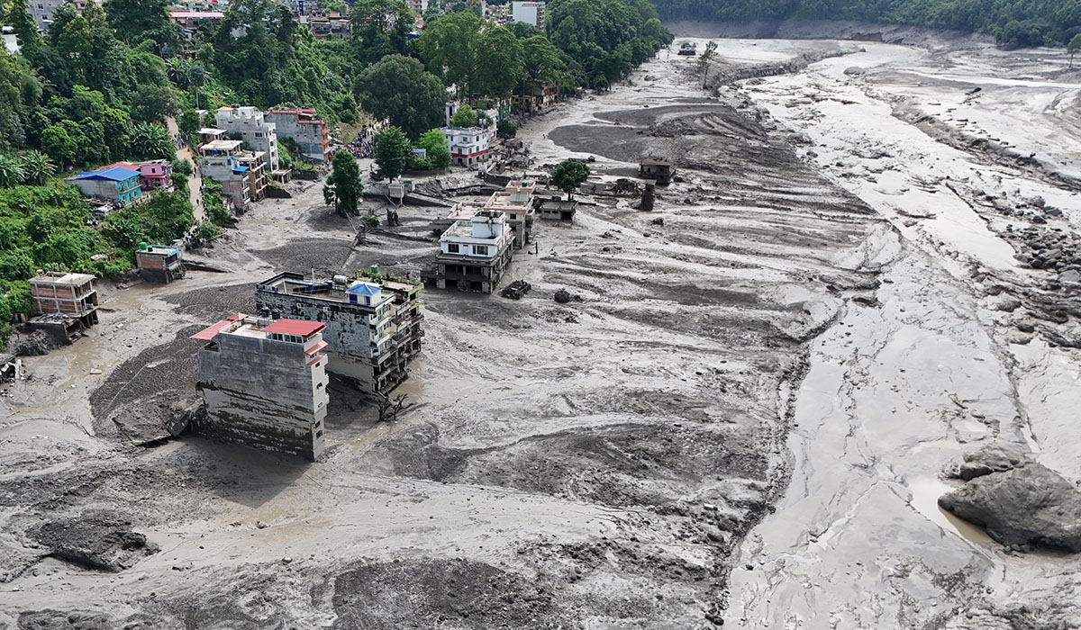 Alpinistul român Horia Colibășanu explică riscurile pentru expedițiile în Himalaya și spune ce îi atrage cel mai mult pe turiști în Nepal și Tibet, în zonele distruse de tragedie