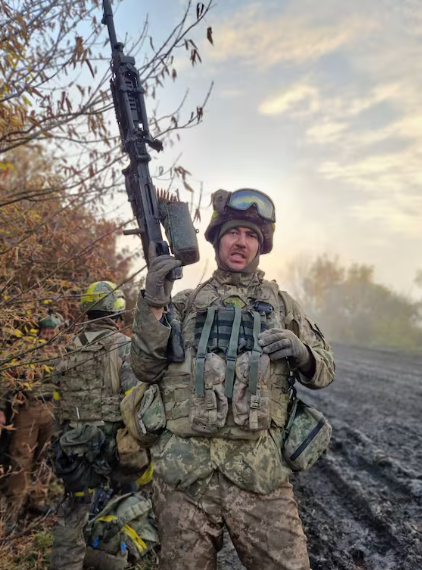 Mercenar elvețian care a luptat în Ucraina: „Întâi îi distrugi pe ruși, apoi negociezi cu ei”. Jona s-a întors acasă și s-a predat