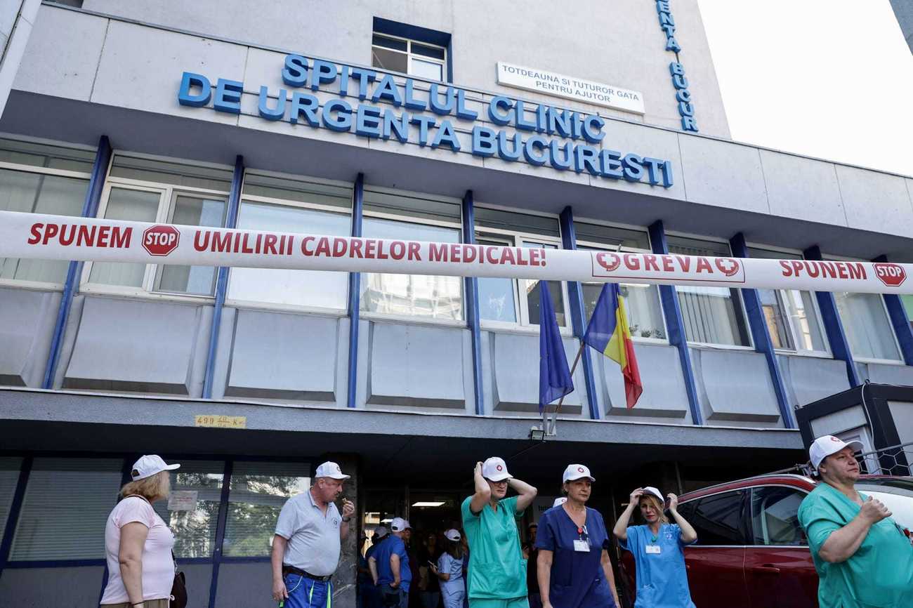 Grevă de avertisment organizată de Sanitas. Noua lege a salarizării propusă de Guvernul Bolojan, sursa nemulțumirilor: „Sporul pentru turele de noapte este o bătaie de joc”