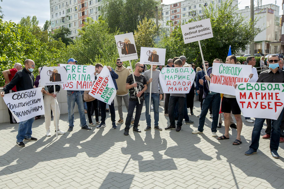 Protest antiguvernamental la Chișinău, organizat de un partid prorus. Aproximativ 20.000 de oameni, în stradă