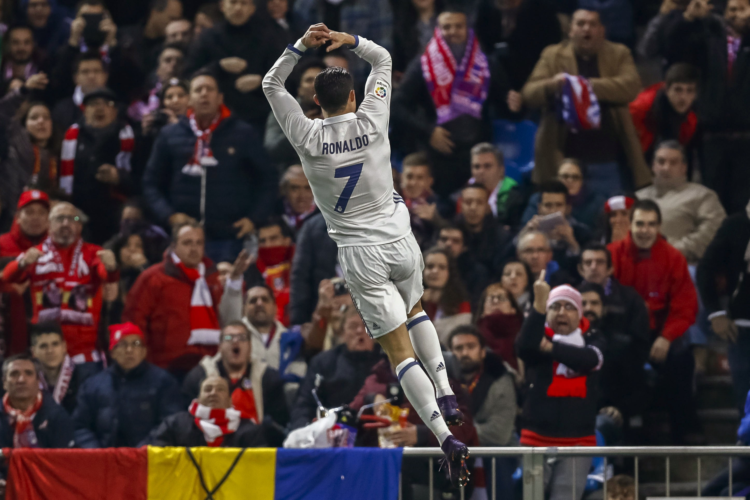 Cristiano Ronaldo l-a întrecut și pe Di Stefano. Hat-trick pentru atacantul Realului în derby-ul cu Atletico
