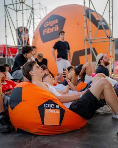 Dincolo de viteza pură. Am testat 5G Standalone de la Orange în „infernul” de la Beach Please: cum funcționează internetul cu zeci de mii de oameni conectați simultan