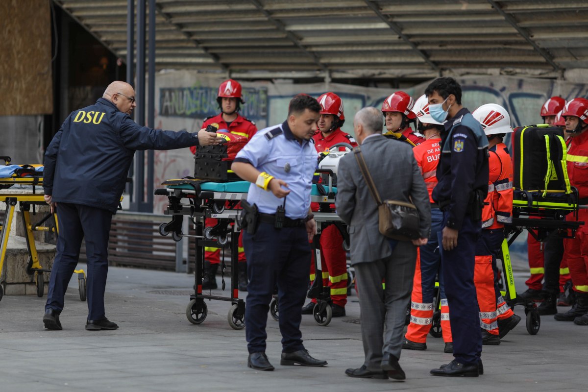 Alertă de incendiu la metrou, la Piața Romană. Trei stații au fost evacuate și 25 de călători au primit îngrijiri medicale