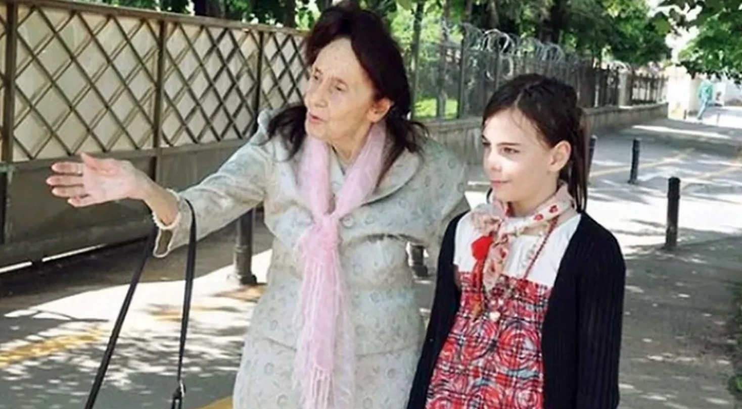 Cum arată în prezent fiica Adrianei Iliescu, cea mai bătrână mamă din România. Eliza are 20 de ani și studiază la două facultăți