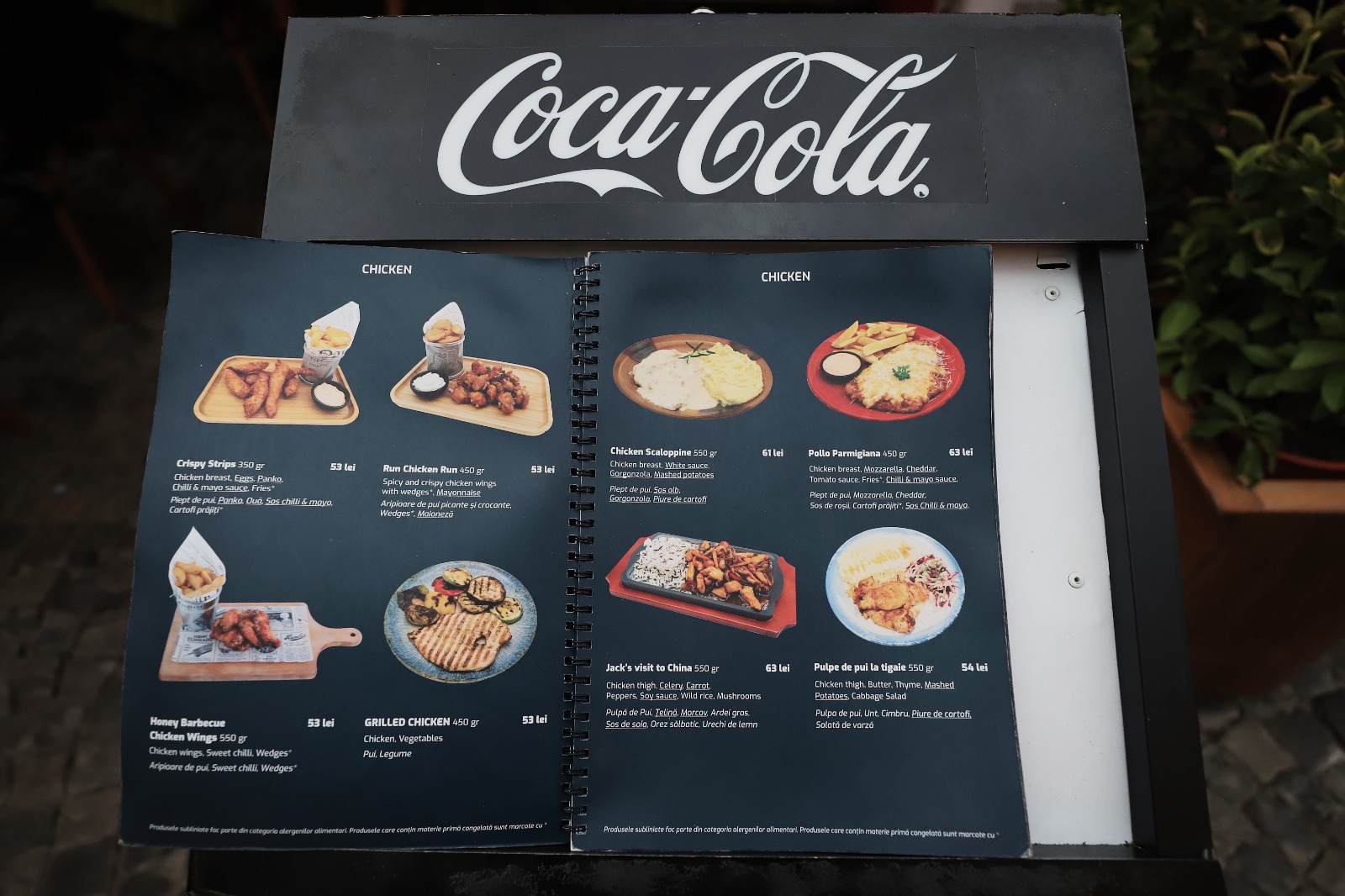Cât costă să mănânci în Centrul Vechi din București: cel mai ieftin fel de mâncare depășește 25 de lei și un cocktail începe de la 46 de lei