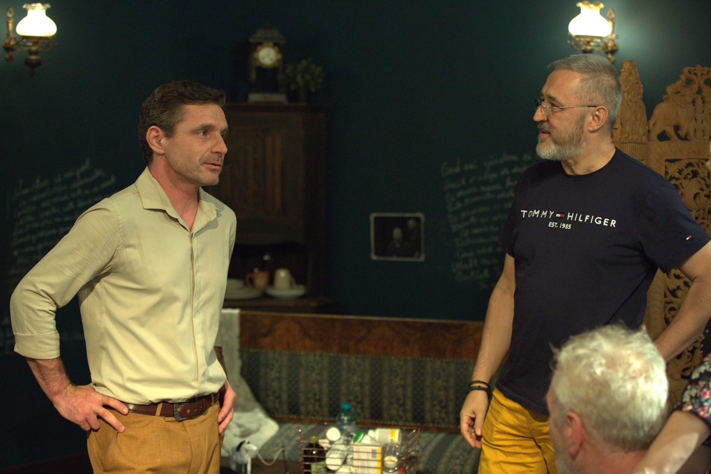 Un nou film românesc ajunge în cinematografele din țară pe 6 mai 2026. Are la bază o piesă de teatru: „Ajungi să fii ridicol când te iei prea tare în serios”