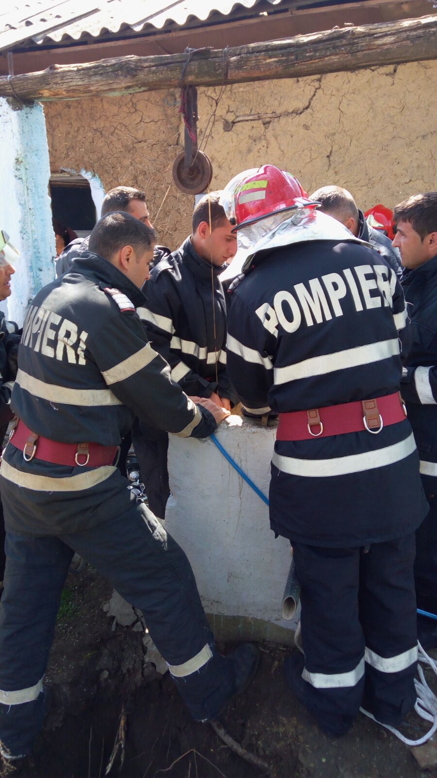 Starea băiețelulului salvat din puț se îmbunătățește. Dănuț a fost detubat și respiră spontan
