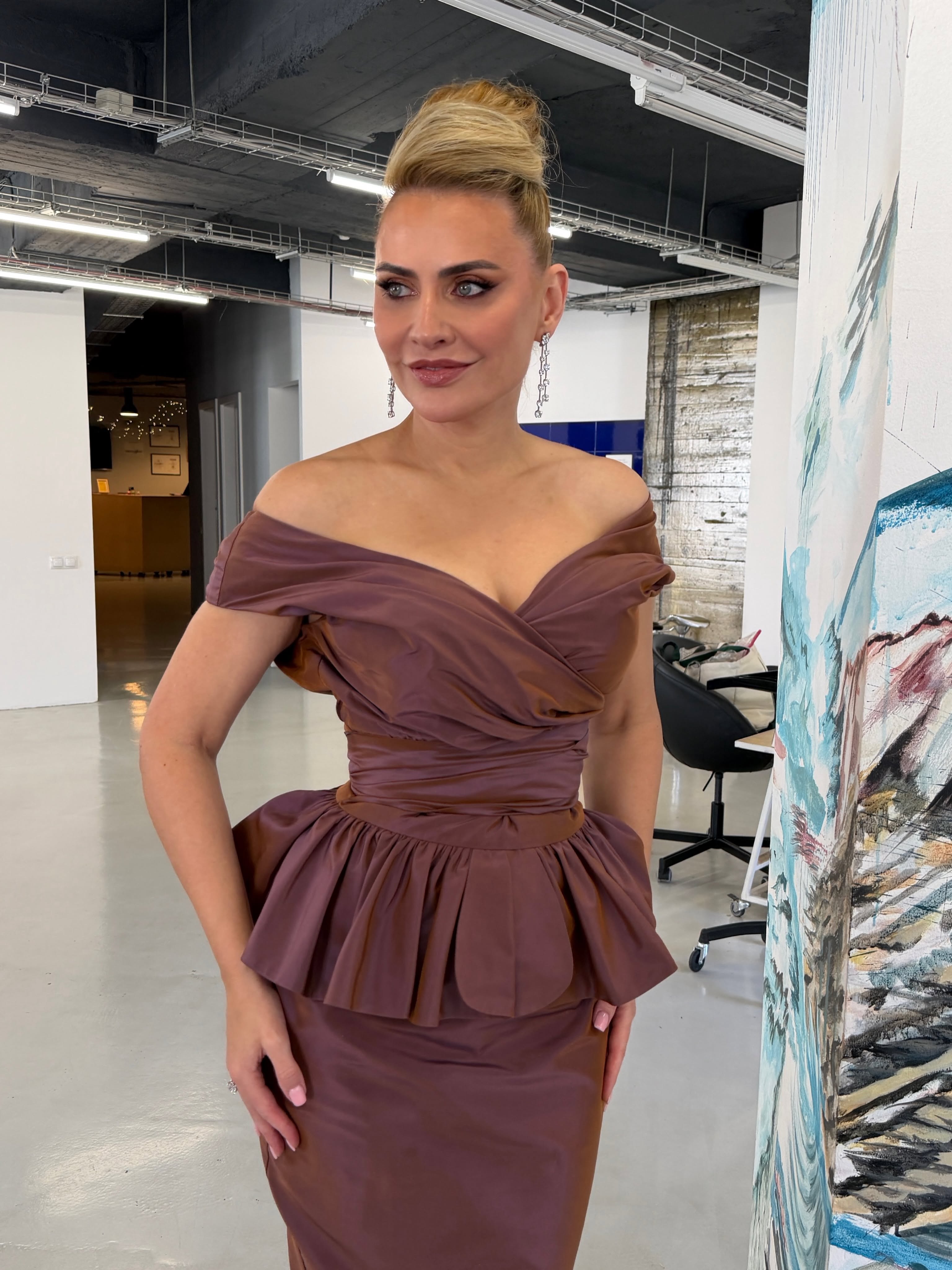 Cum a apărut Adina Buzatu la nunta fiicei sale, Sara. Andreea Marin a reacționat imediat
