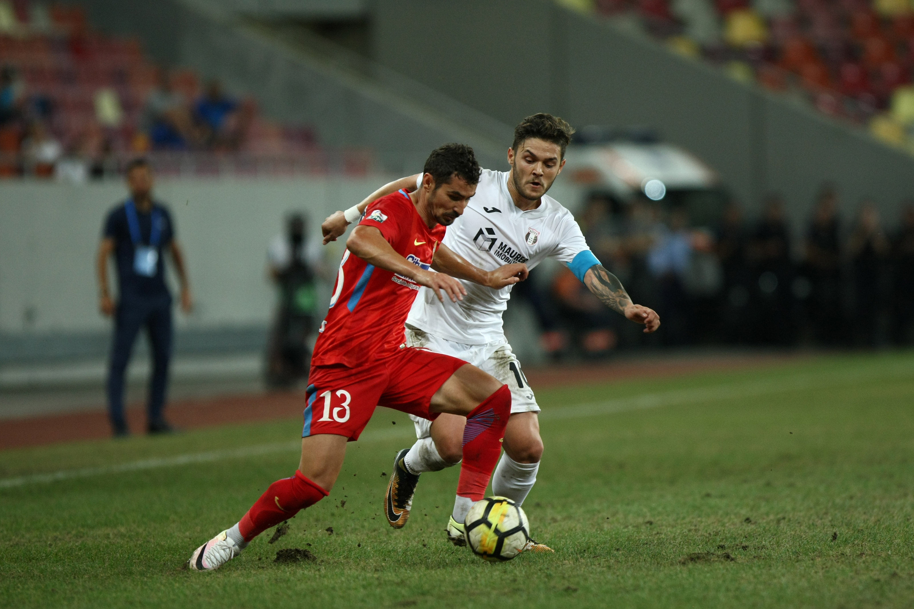 Liga 1, etapa a 6-a: FCSB - Astra 1-1. Conflict între Iordănescu şi Popescu. Teixeira, accidentat. Golofca, gol nevalidat. Gazonul, execrabil. Reacţii | FOTO & VIDEO
