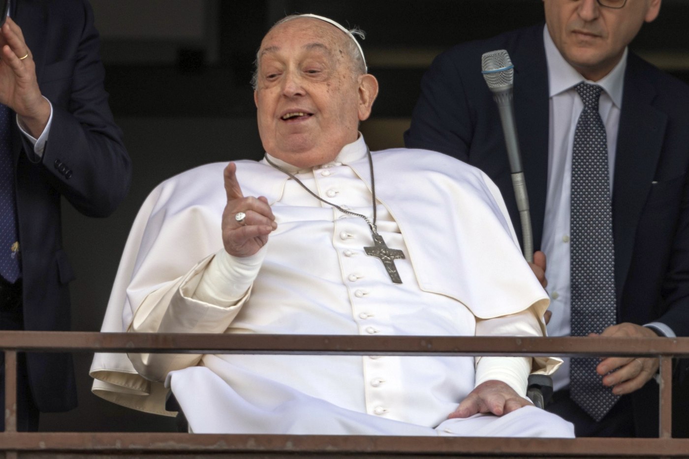Promisiunea pe care Papa Francisc a făcut-o în fața singurei femei din lume pe care a iubit-o: „Dacă nu te căsătorești cu mine, mă fac preot”