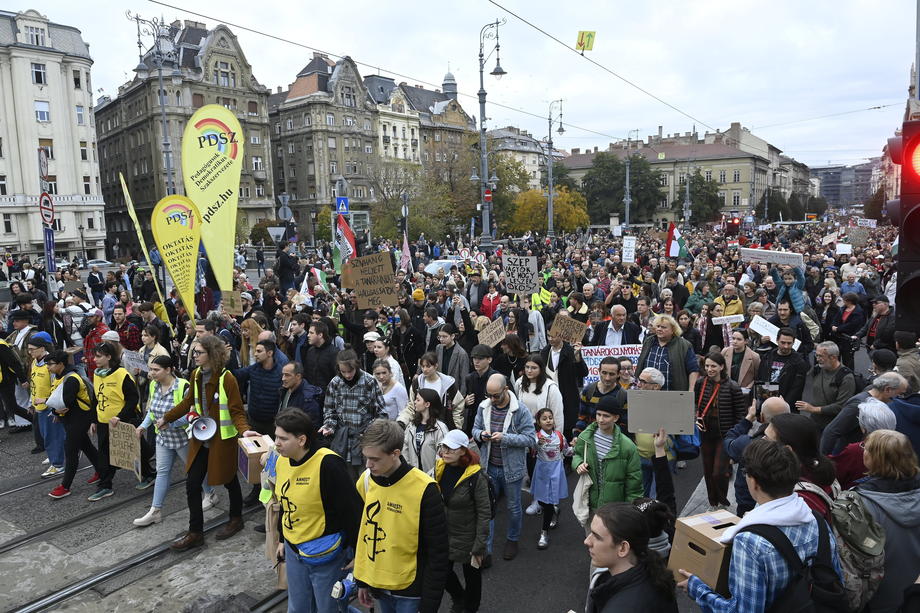 Protest masiv față de Guvernul de la Budapesta, cu mesaje anti-Viktor Orban, din cauza salariilor și a inflației