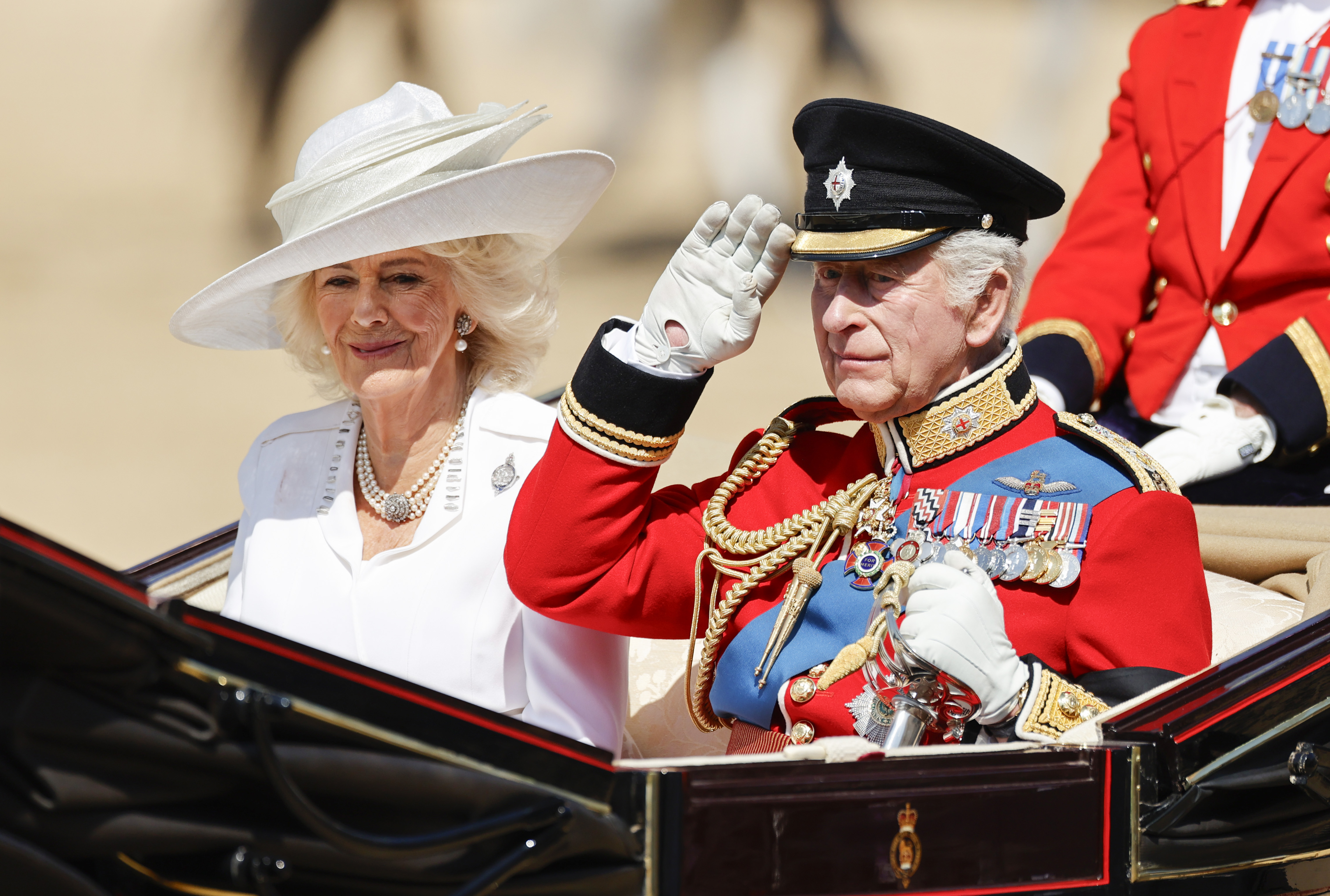 Micul rebel al familiei regale, din nou în centrul atenției! Gestul făcut de prințul Louis la parada militară dedicată regelui Charles al III-lea