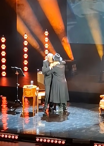Mihai Bendeac, costumat în Mărgelatu și călare pe cal la gala aniversară a lui Florin Piersic. Ce a declarat actorul pe scena TNB