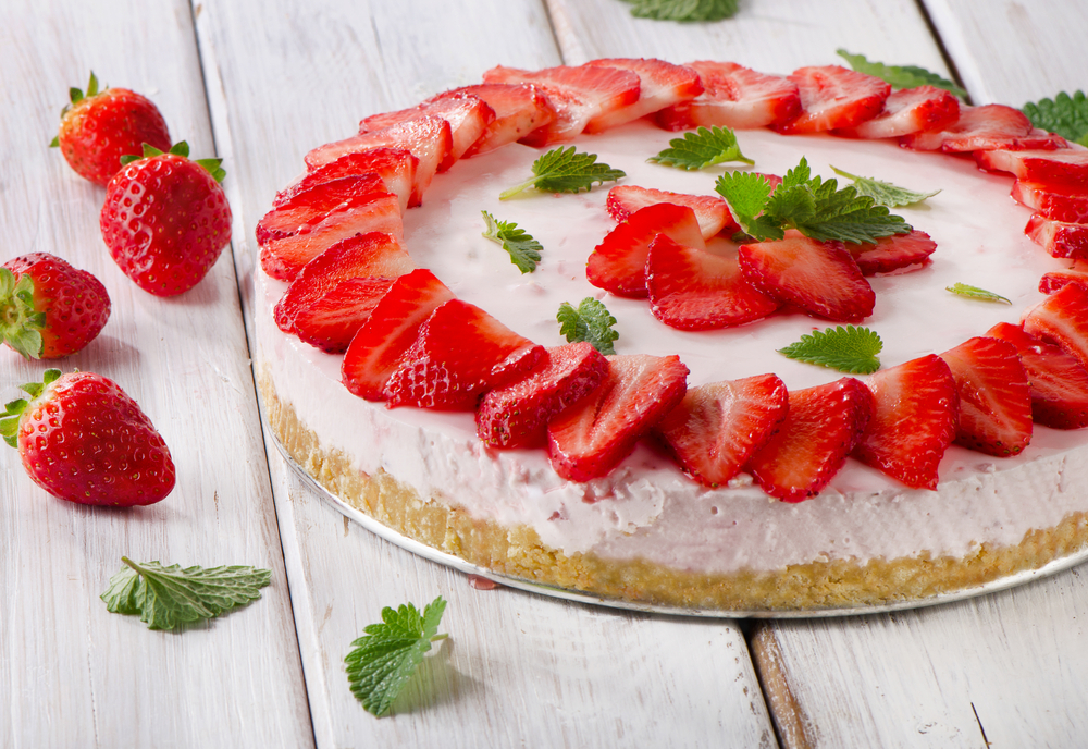 Cheesecake - rețete ușoare pentru prăjitura cu cremă de brânză și cheesecake fără coacere