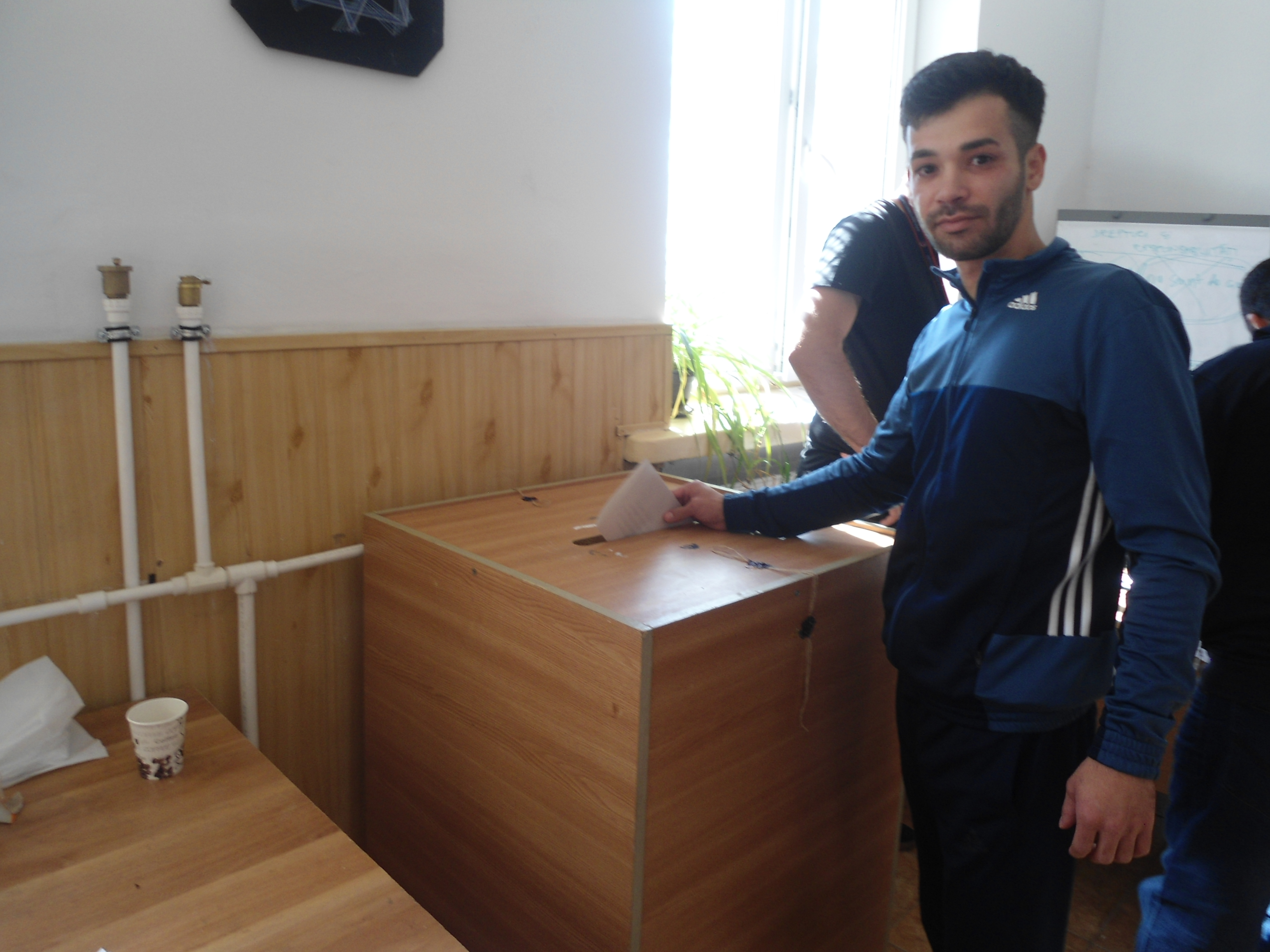 FOTO&VIDEO / Cum au votat deţinuţii de la Penitenciarul Jilava la referendumul pentru definirea familiei