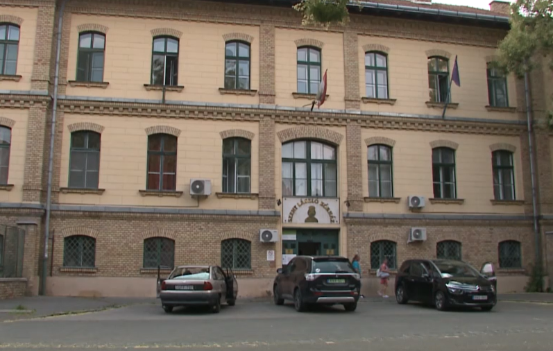 32 fokos hőségben fekszenek a beteg gyerekek Szent László Kórház transzplantációs osztályán, mert elromlott a klíma – videó