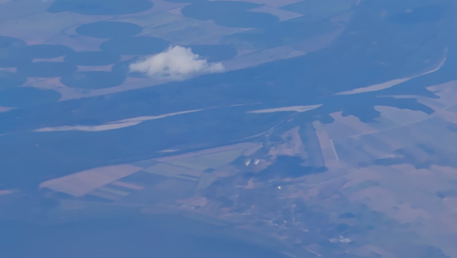 Cum se vede Dunărea din avion, de la 7.000 de metri înălțime, în apropiere de Călărași