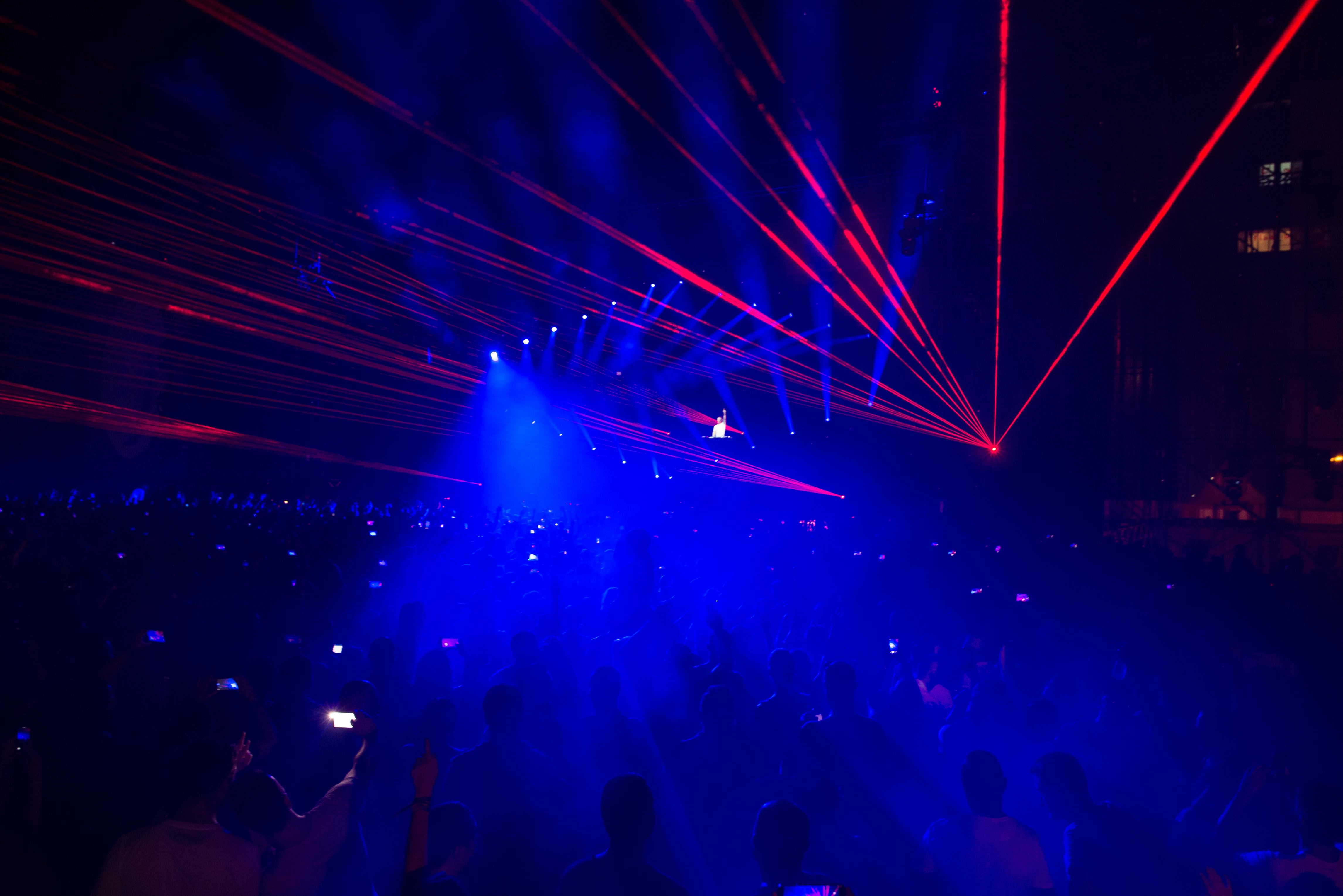 David Guetta, show electrizant la Romexpo. Mii de oameni au venit să-l vadă | FOTO