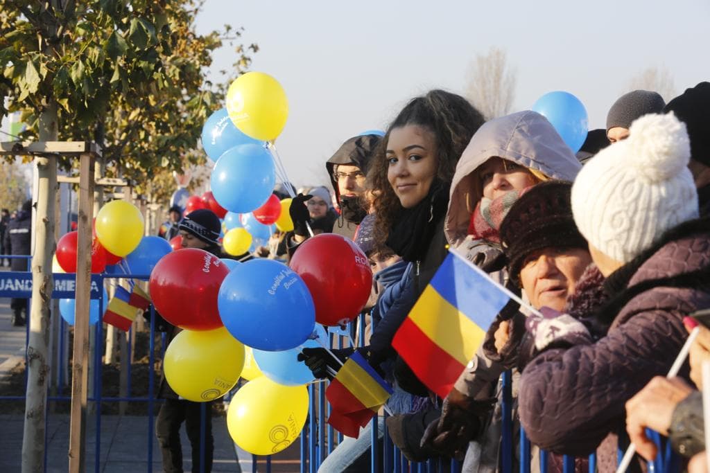 GALERIE FOTO/ Un militar de la Buzău a avut nevoie de îngrijiri medicale de 1 Decembrie. I s-a făcut rău cel mai probabil din cauza gerului