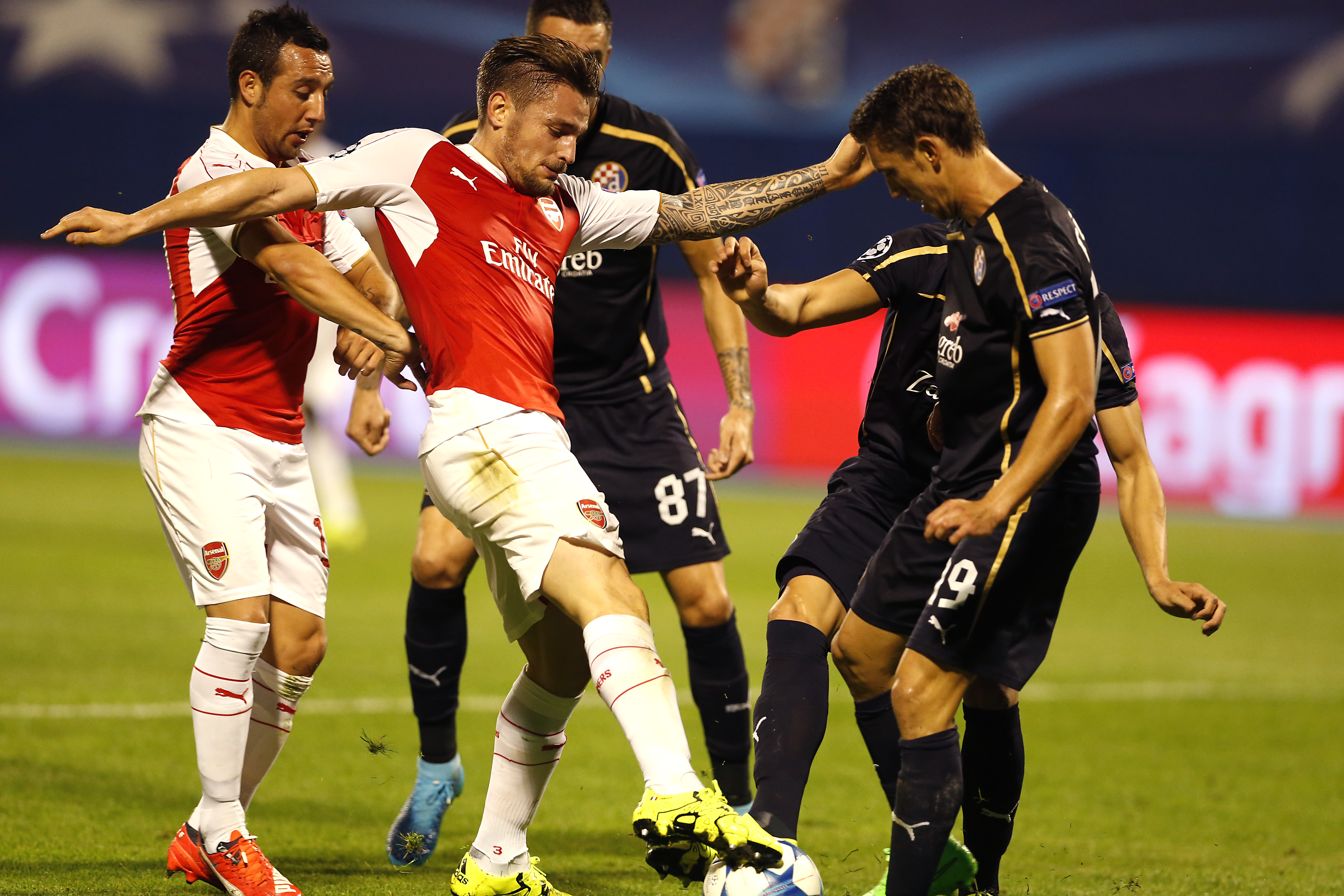 LIGA CAMPIONILOR, TOATE REZULTATELE (etapa I): Arbitrul Ovidiu Haţegan l-a eliminat pe Olivier Giroud și l-a enervat pe Arsene Wenger. Arsenal a pierdut la Zagreb, iar Wenger a devenit primul manager din Anglia care a suferit 50 de înfrângeri în UCL / GALERIE FOTO & VIDEO