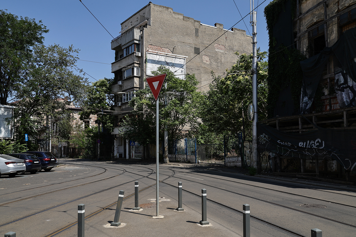 Zona veche din Calea Moșilor a îmbătrânit urât. Strada arată ca după un dezastru apocaliptic