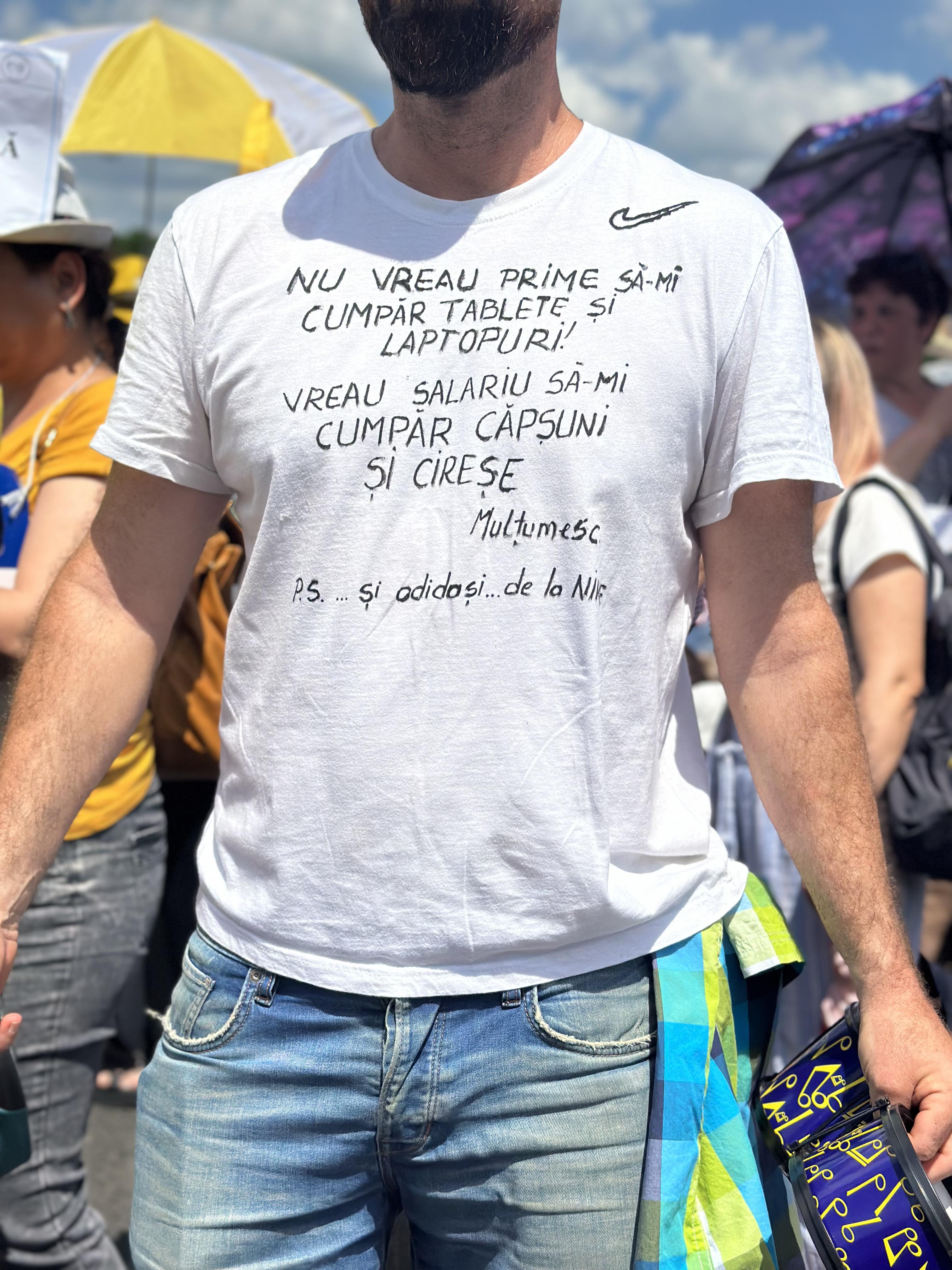 Al doilea protest major al cadrelor didactice. Ce le-a promis Iohannis sindicaliștilor, în a doua săptămână de grevă, în timp ce profesorii protestau la Palatul Cotroceni