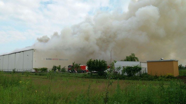 FOTO&VIDEO/ Incendiul din Dărăști încă nu a fost lichidat. Există focare mocnite chiar și după 60 de ore