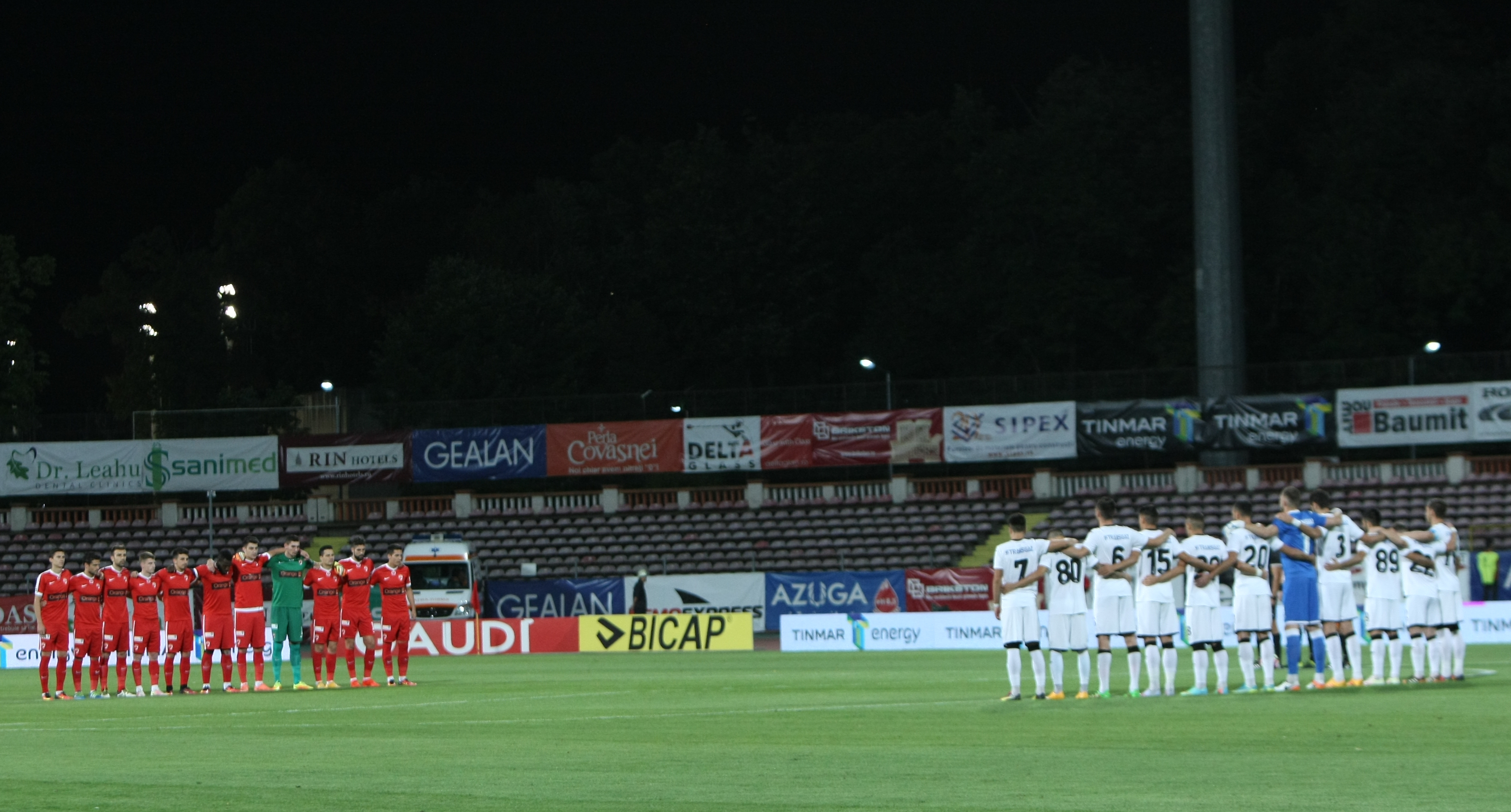 Liga I, etapa a 6-a: Dinamo - Gaz Metan 1-1. Lazăr a deschis scorul, Llullaku a egalat! ”Câinii” au jucat fanul ucis după derby / FOTO&VIDEO