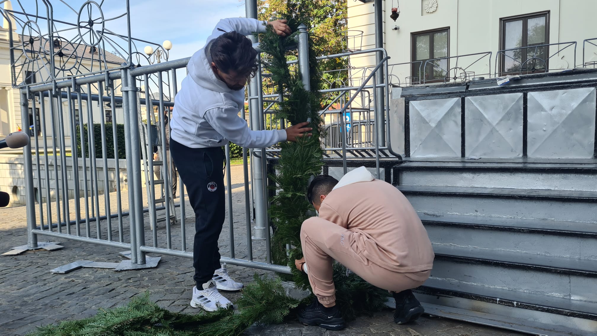300.000 de credincioși sunt așteptați începând de mâine în pelerinaj la Sfânta Parascheva. Vor fi aduse și moaștele unui sfânt cu origini în Ucraina