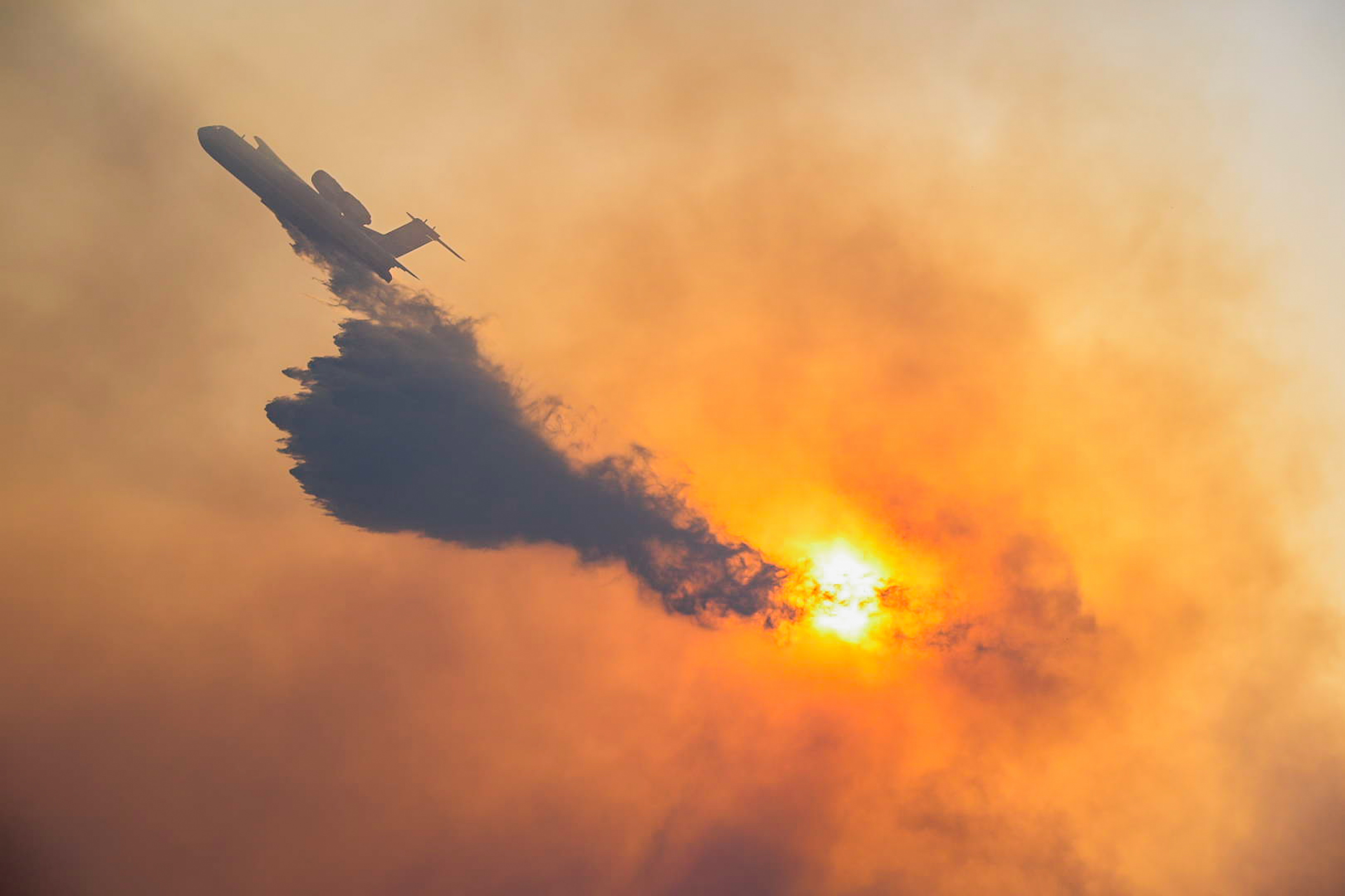 Incendiu puternic pe insula grecească Samos. Mai multe hoteluri, evacuate
