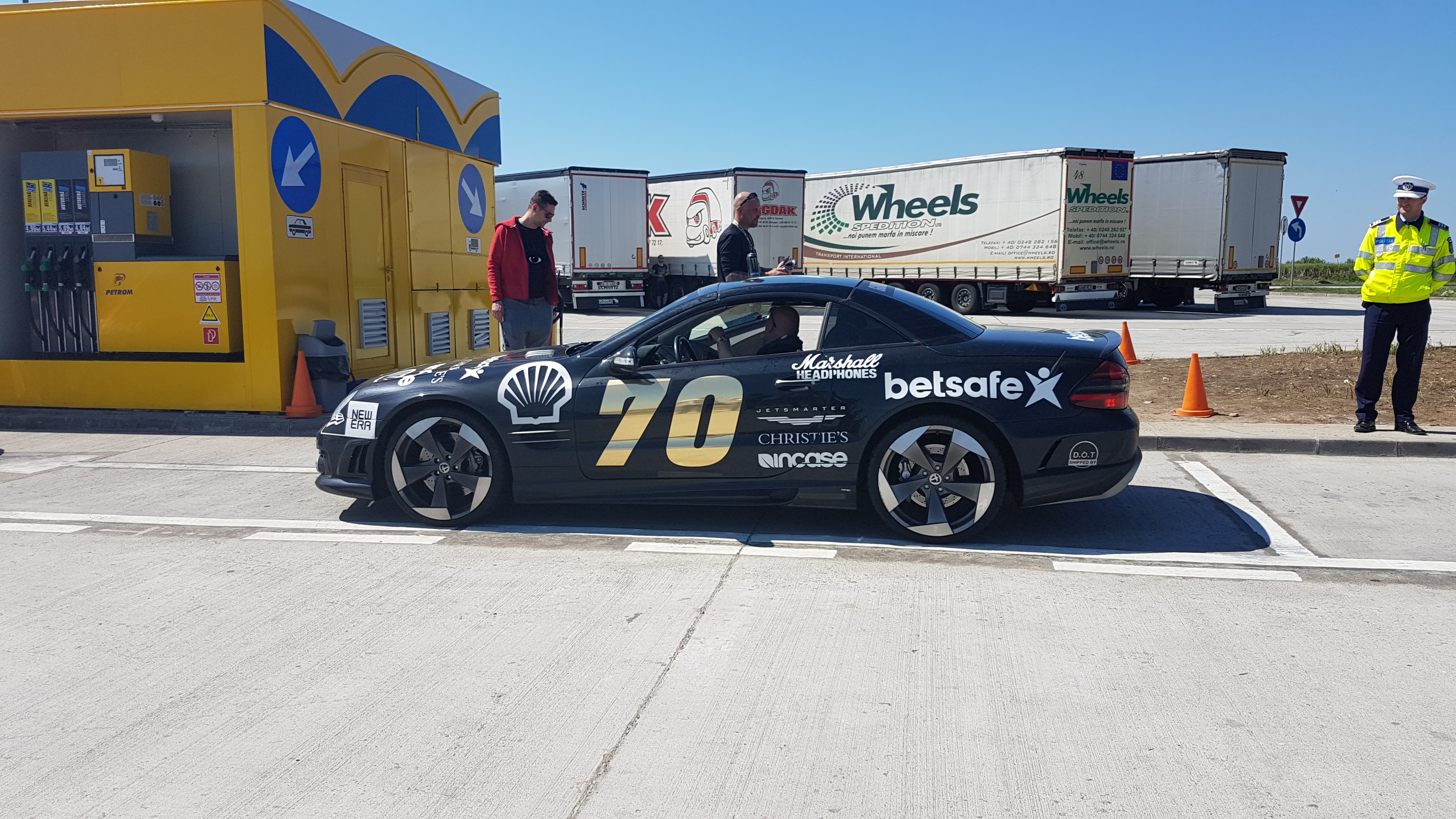 GUMBALL 3000: Bolizii de lux conduși de bogații lumii au ajuns în România! Un șofer a rămas fără permis după ce a condus cu 216 km/oră GALERIE FOTO & VIDEO