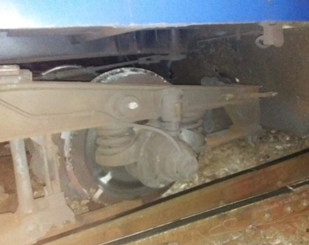Un tren de călători a deraiat lângă Roșiori Nord, în zona unui macaz. Traficul feroviar este afectat