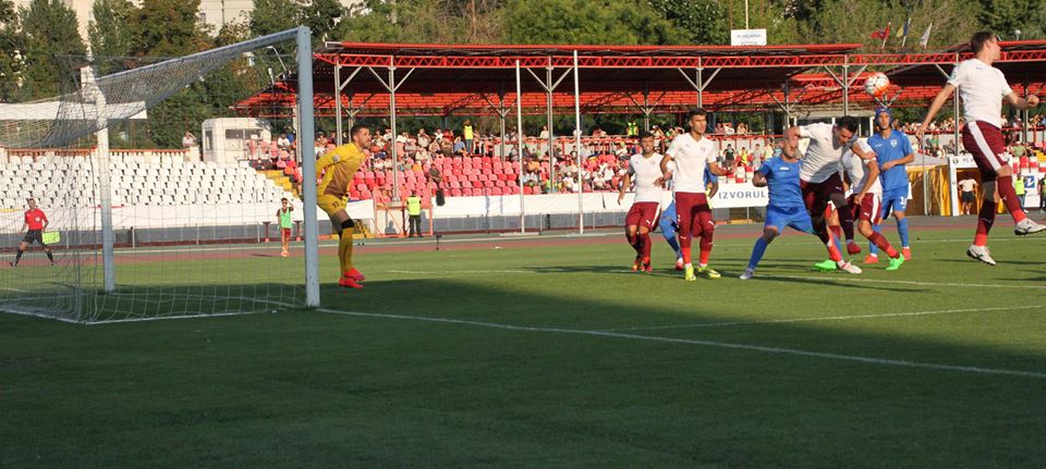 Liga I: FC Voluntari - CSU Craiova 1-2. Oltenii au obţinut primul succes în deplasare, printr-un gol superb reuşit de Vătăjelu. Ilfovenii rămân fără victorie în Liga I