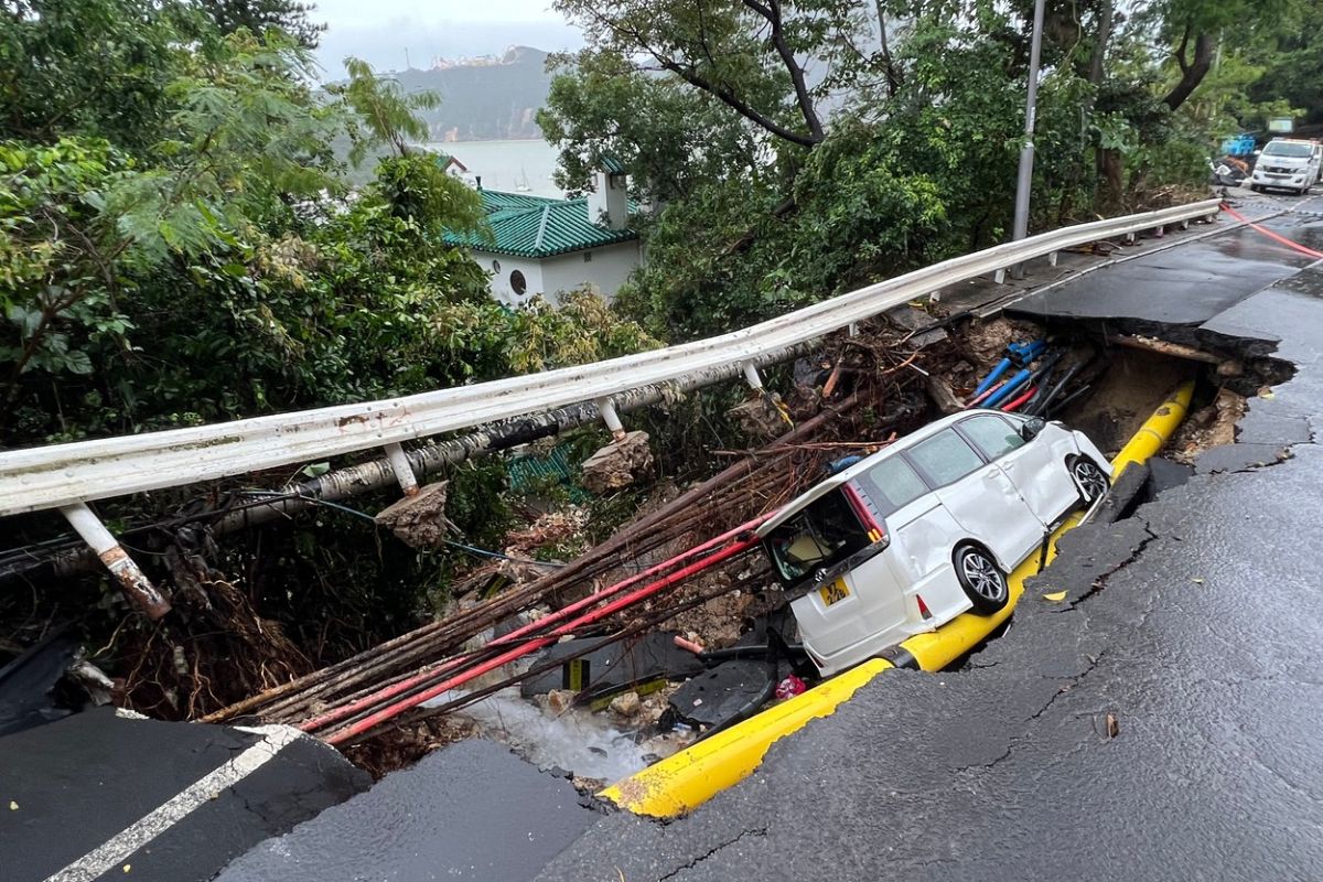 Inundații în Hong Kong, după cea mai puternică ploaie din ultimii 139 de ani