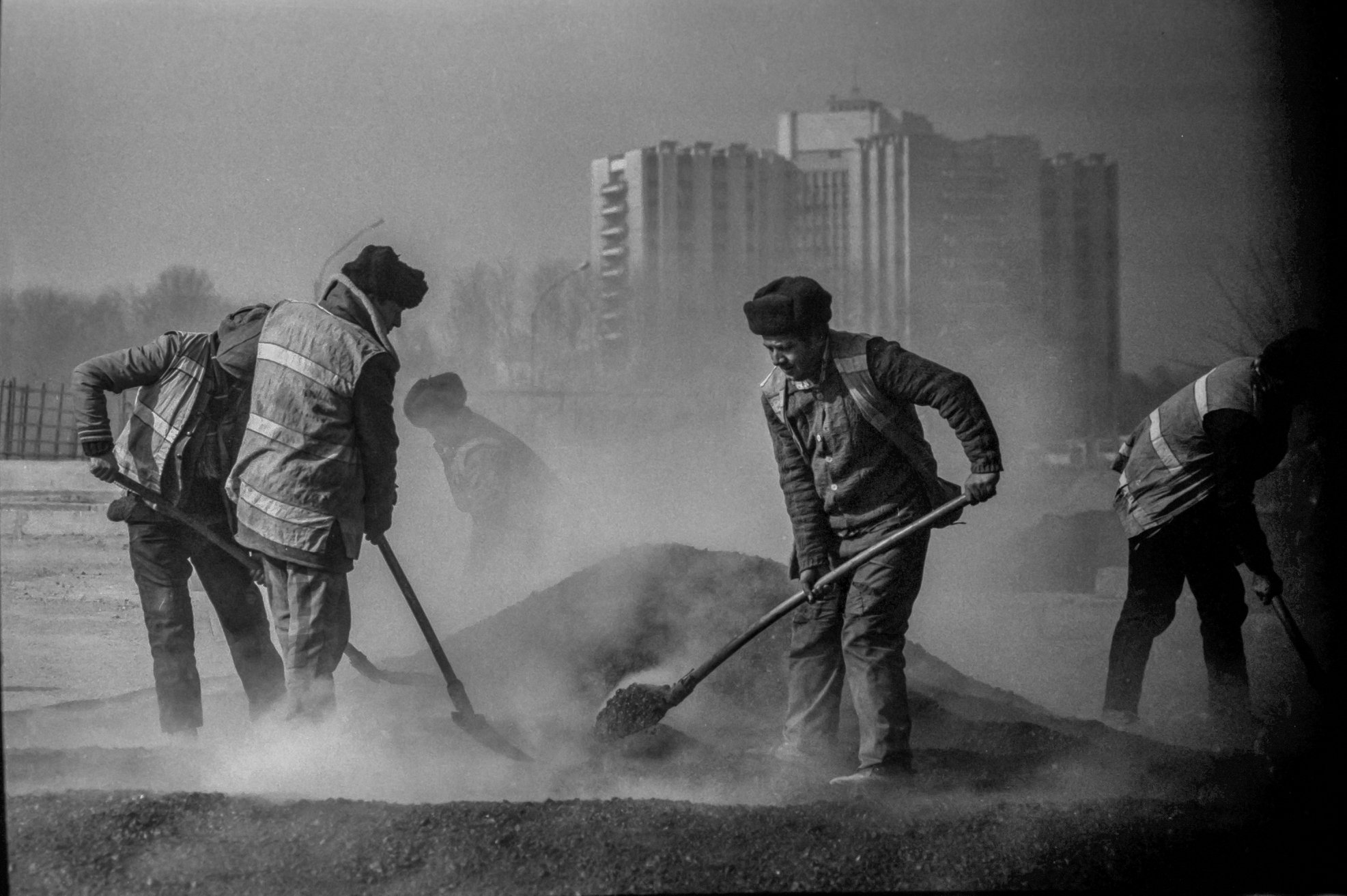 Bucureștiul liber de acum 30 de ani, fotografiat de un japonez aventurier: “Am văzut mulți oameni frumoși și liberi în acele zile”