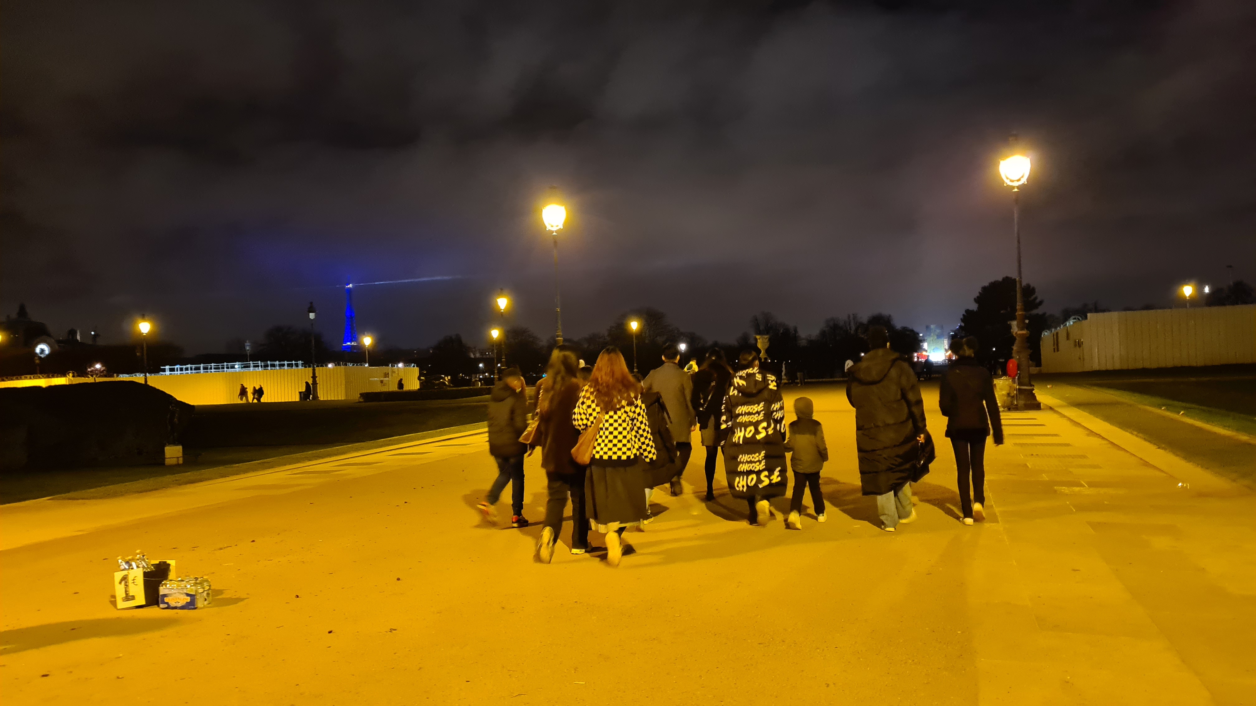 REPORTAJ | Cum am trăit Revelionul la Paris, capitala europeană cea mai lovită de noul val COVID